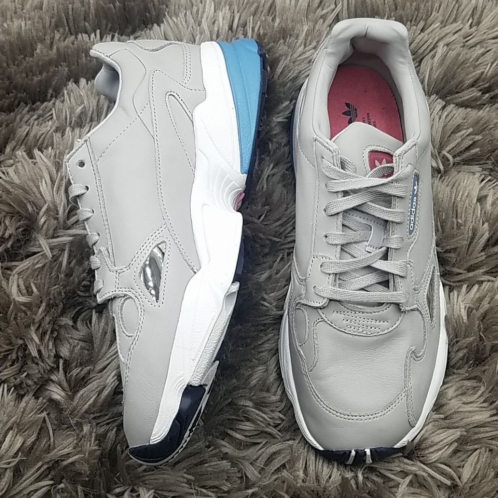 Adidas Falcon - Picture 2 of 4
